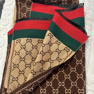 Gucci Beige and Green Logo Scarf